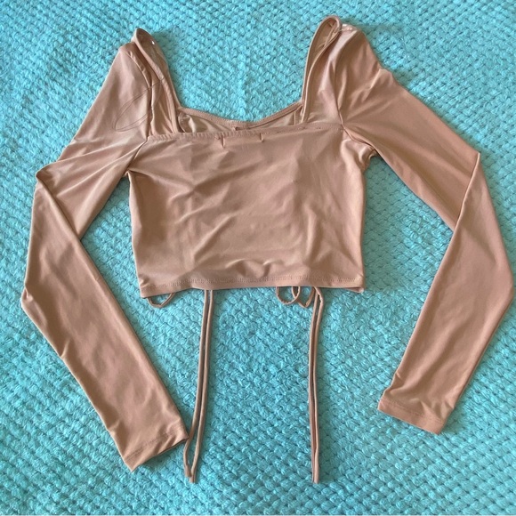 ‼️CLEARANCE Item‼️| Peach Ruched Long Sleeve Crop Top - Picture 6 of 6